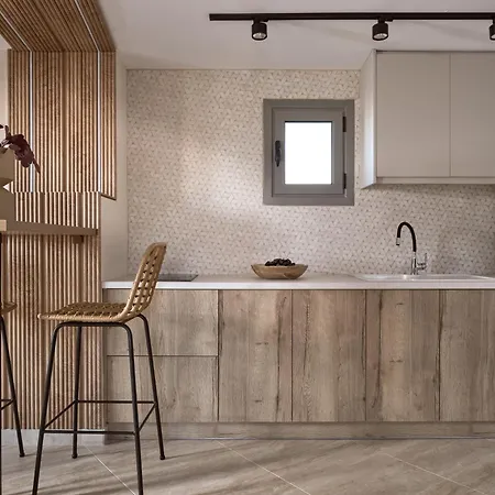 Daire Laura Zakintos